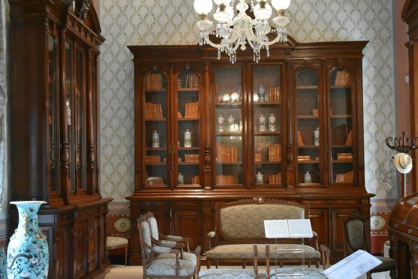 Comment maximiser la valeur des meubles hérités en Côte d'Azur ?